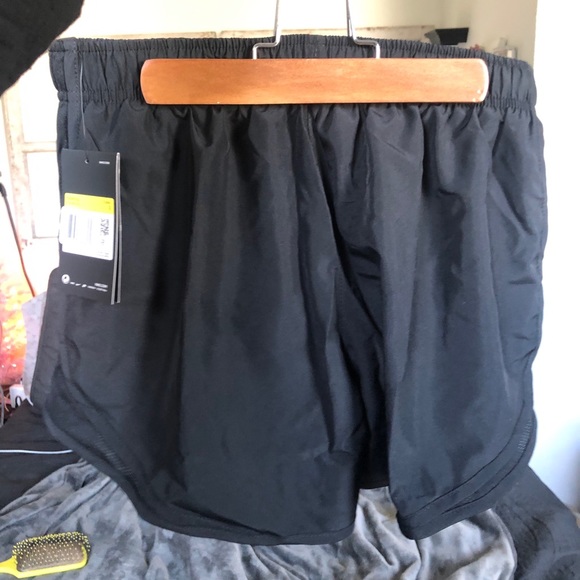 NWT Nike Tempo Running Shorts - Picture 3 of 4
